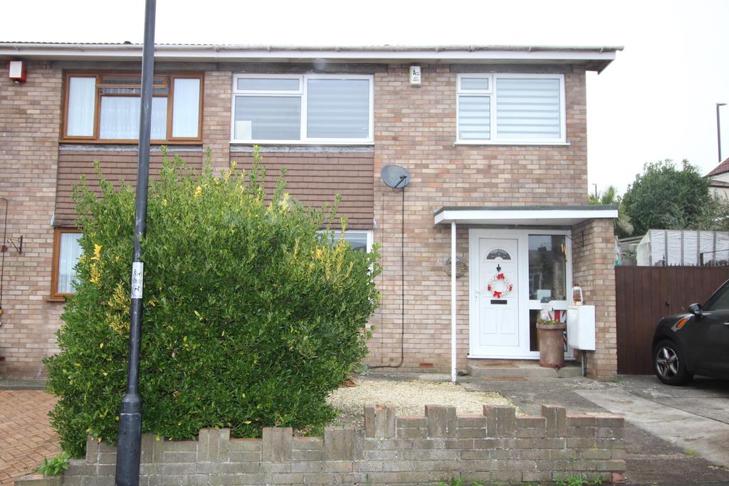 Beverley Close, Bristol BS5 3 bed semidetached house £1,350 pcm (£