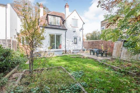 51 Eversley Crescent, Isleworth, TW7 4LD