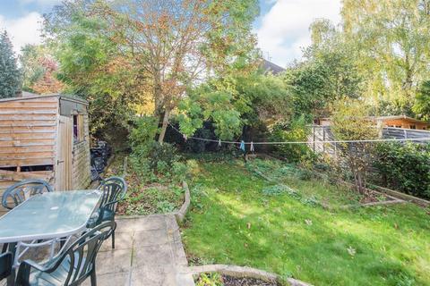 51 Eversley Crescent, Isleworth, TW7 4LD