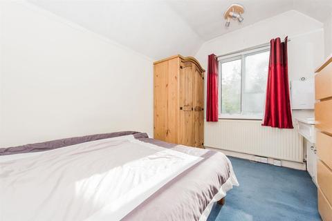 51 Eversley Crescent, Isleworth, TW7 4LD