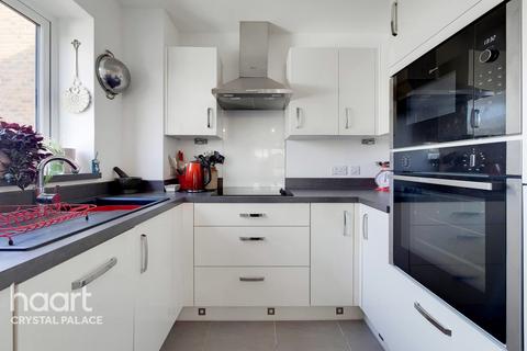 2 bedroom flat for sale - 224 Beulah Hill, London