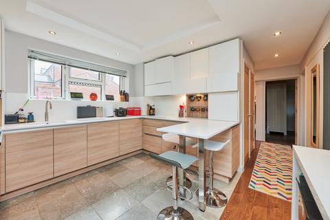 3 bedroom apartment to rent, Sussex Court, Grove Road, Barnes, SW13