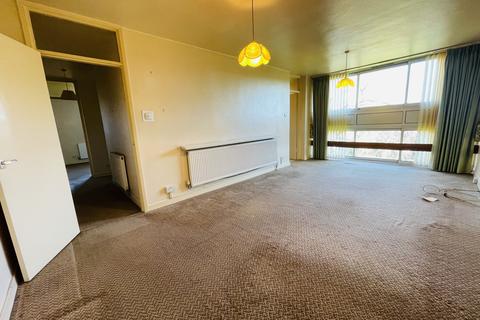 2 bedroom flat for sale - Lyndwood Court , Stoneygate, Leicester