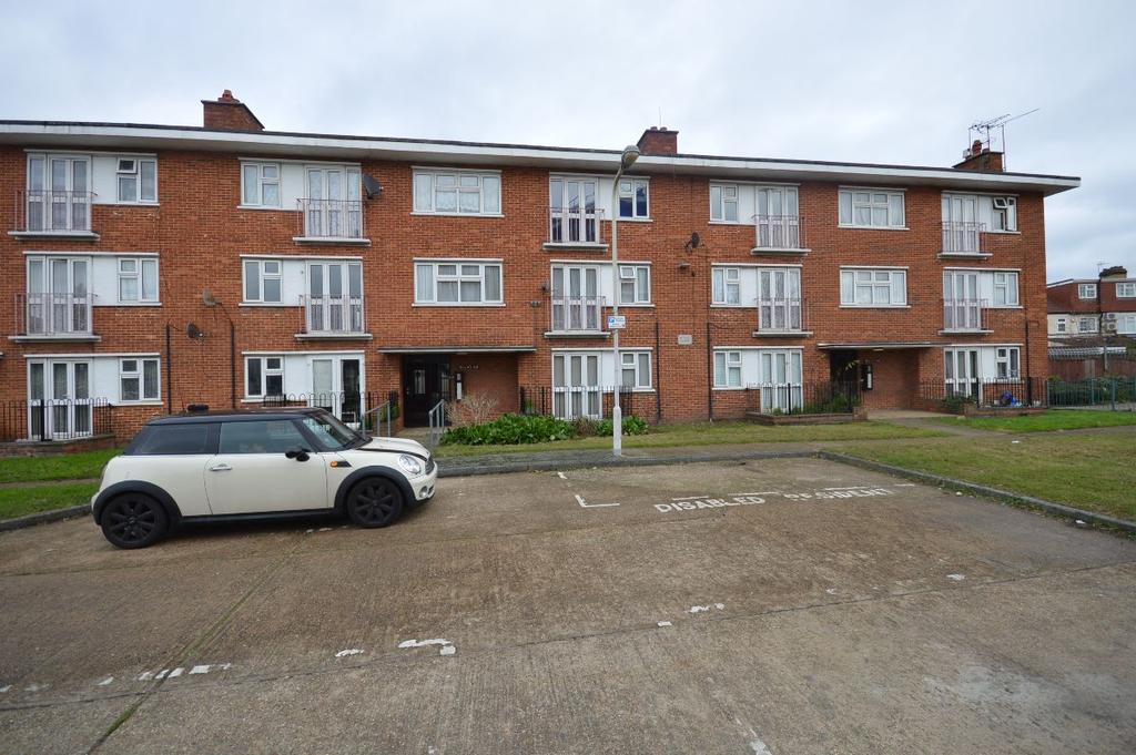 Mount Pleasant, Ilford Lane, Ilford 1 bed apartment £1,100 pcm (£254 pw)