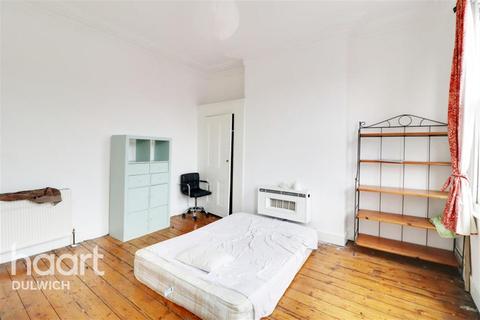 4 bedroom flat to rent - Croxted Road, London, SE21