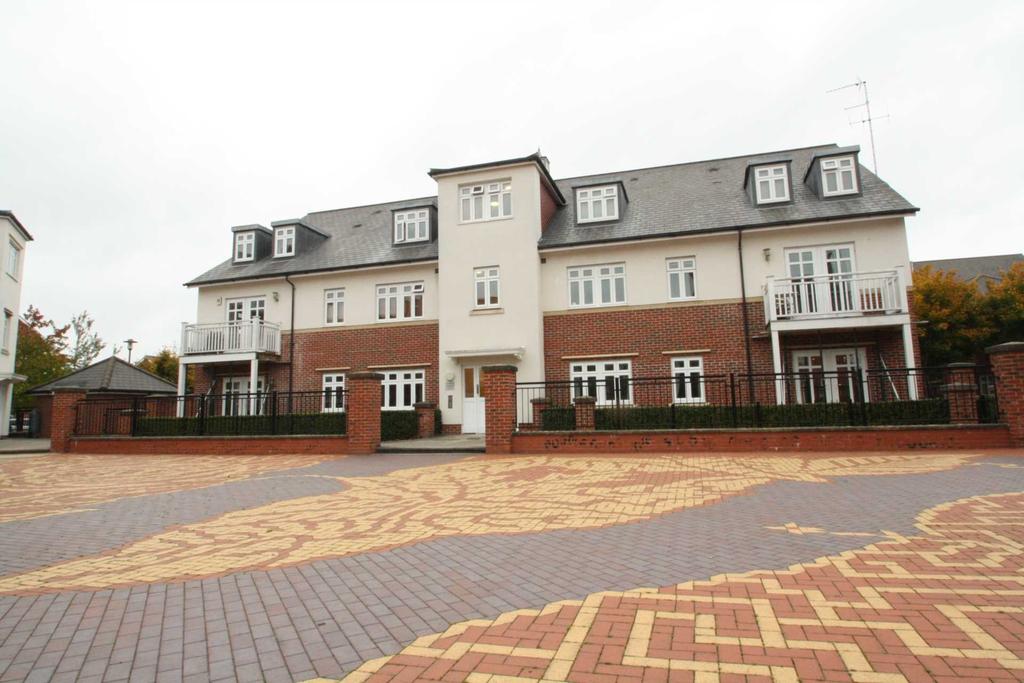 Gabriel Square, Lower Earley 2 bed flat £1,200 pcm (£277 pw)