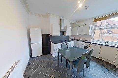 4 bedroom house to rent, Thomas Street, Woodhouse, Leeds