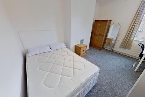 4 bedroom house to rent, Thomas Street, Woodhouse, Leeds