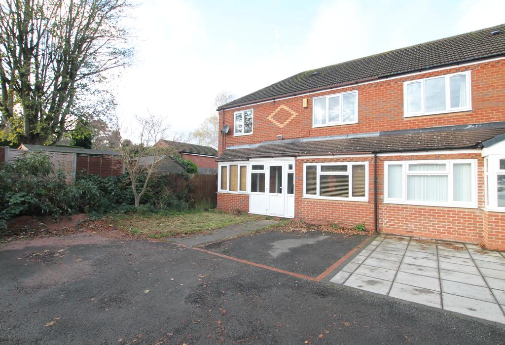 Maple Road, Sutton Coldfield, West Midlands 3 bed semidetached house