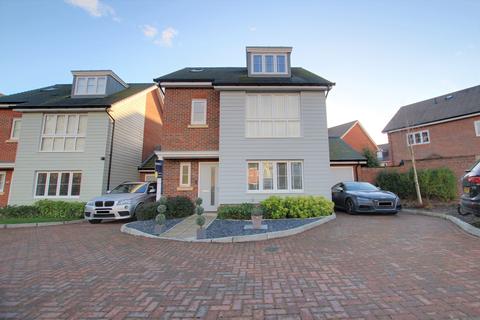 4 bedroom detached house for sale - Snowdrop Gardens, Woodley, Reading, RG5