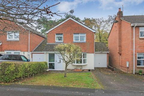 3 bedroom detached house to rent, Osmington Place, Tring