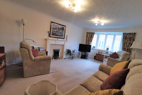 5 Tamar Close, Leyland, PR25 3PS