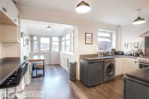 15 Turf Close, Royton, Oldham, OL2 6BZ