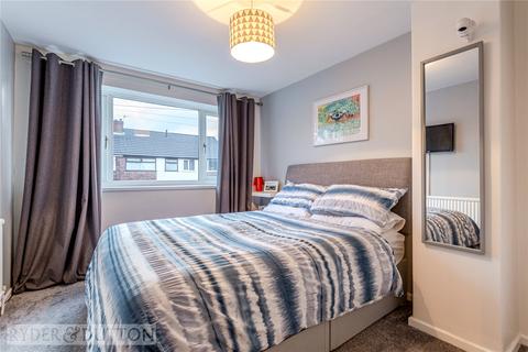 15 Turf Close, Royton, Oldham, OL2 6BZ