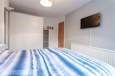 15 Turf Close, Royton, Oldham, OL2 6BZ
