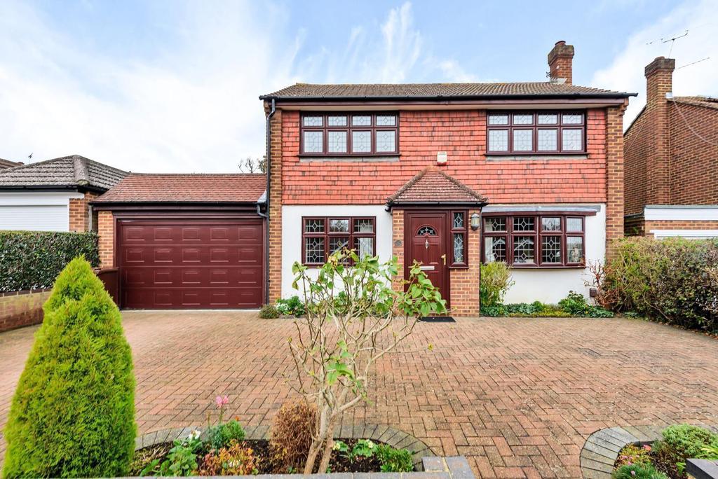 Chaworth Road, Ottershaw, KT16 3 bed detached house £725,000