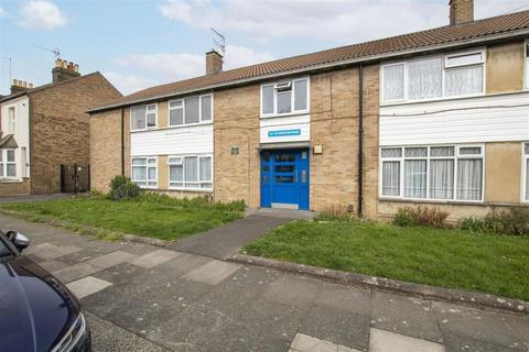 35 Raynton Road, Enfield, EN3 6BP