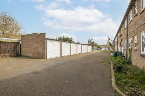 35 Raynton Road, Enfield, EN3 6BP