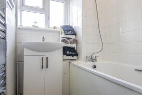 35 Raynton Road, Enfield, EN3 6BP