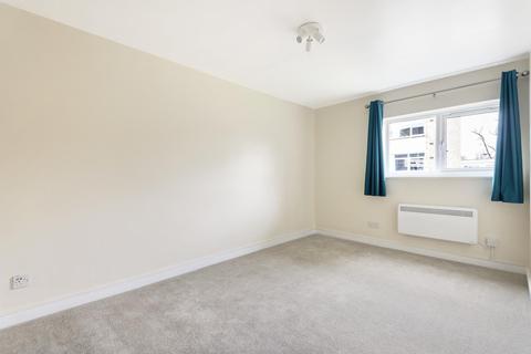 4 Beech Vale, Woking, GU22 7NS