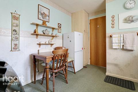 25 Colwell Rise, Luton, LU2 9TJ
