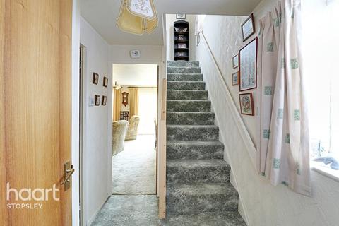 25 Colwell Rise, Luton, LU2 9TJ