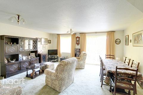 25 Colwell Rise, Luton, LU2 9TJ