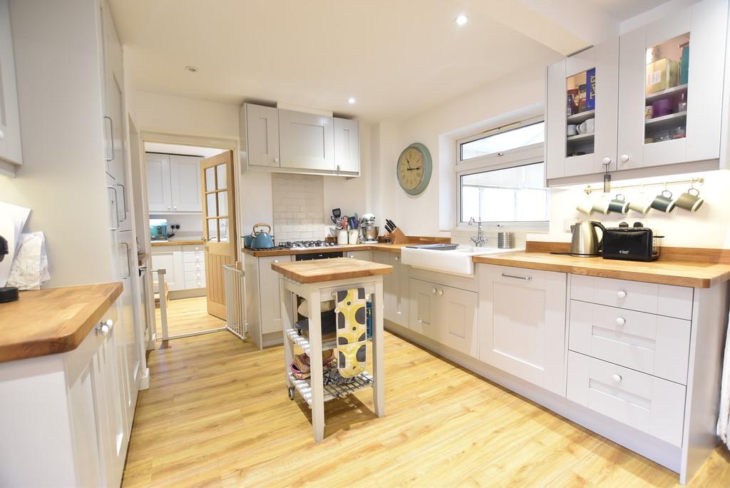 Woodlands Drive, Thetford 4 bed semidetached house £275,000