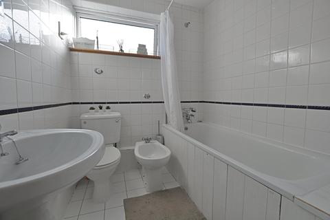 41 Hillside Road, Whyteleafe, CR3 0BR