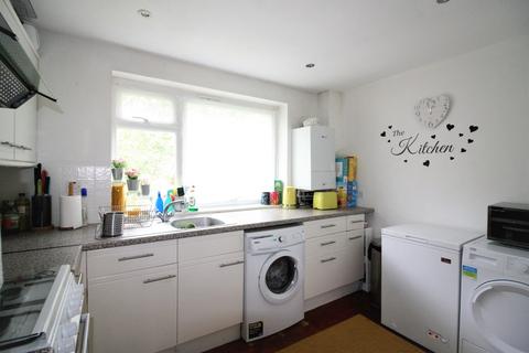 41 Hillside Road, Whyteleafe, CR3 0BR