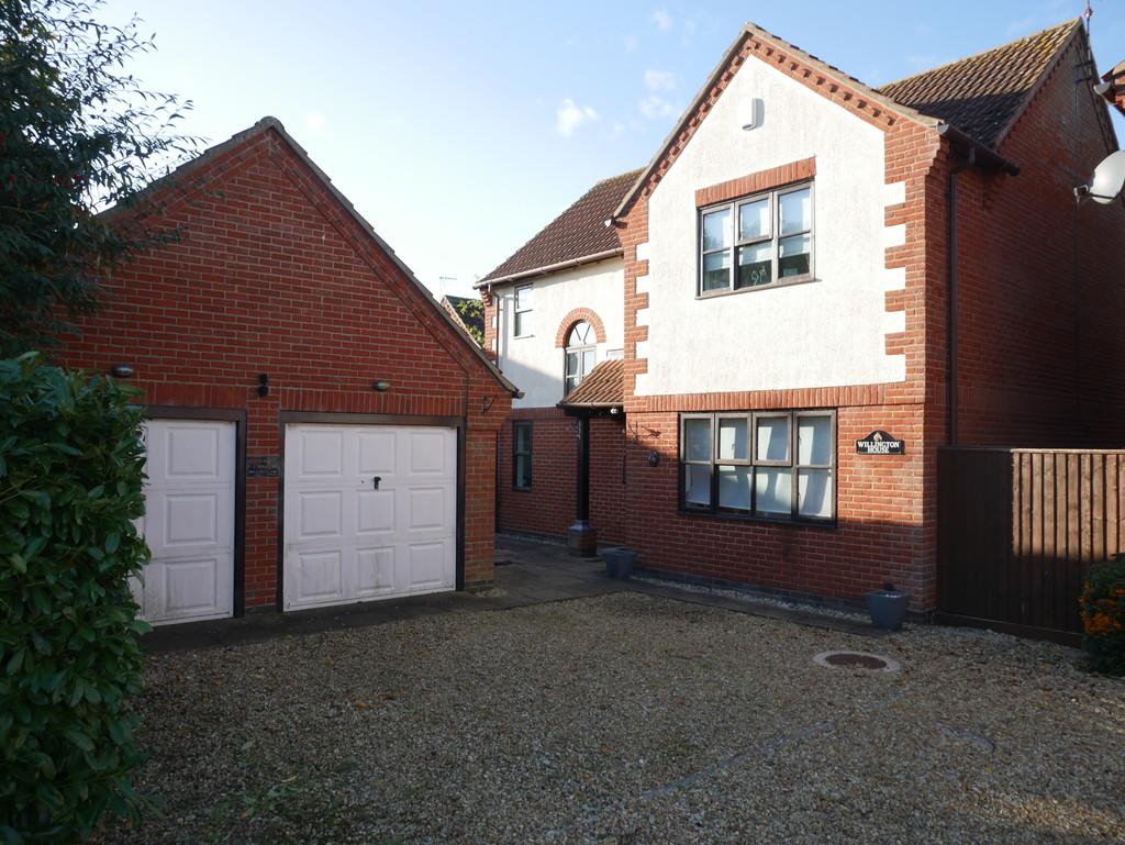 Claudette Way, Spalding 4 bed detached house £300,000