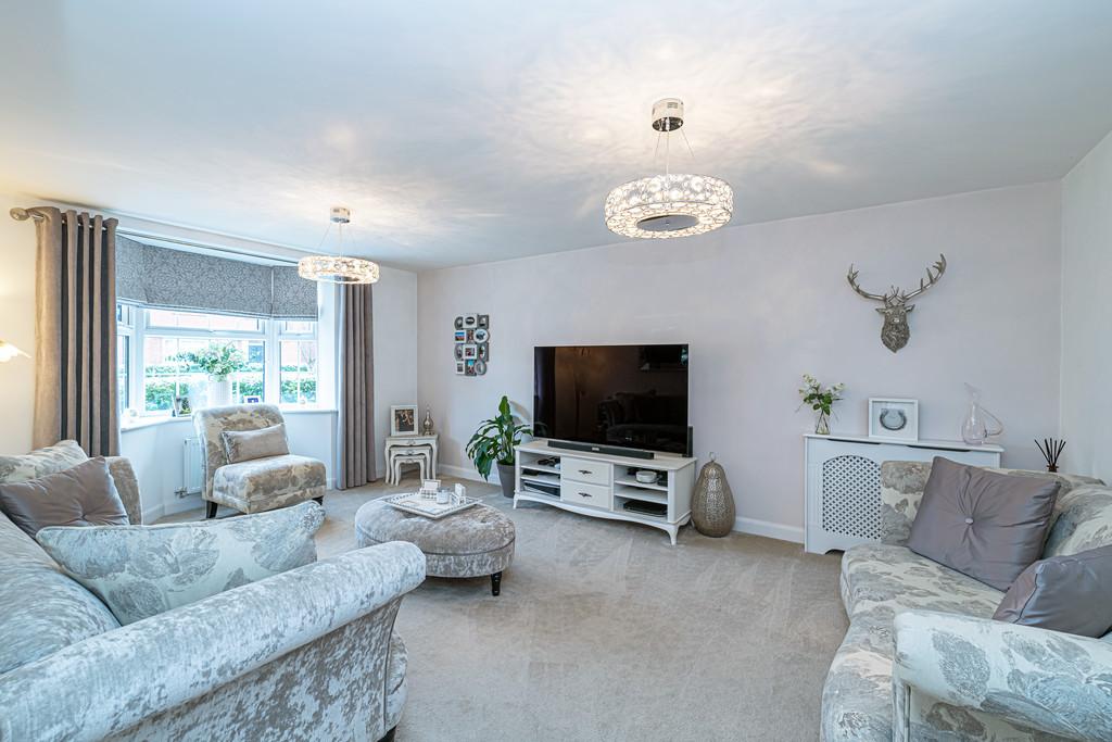 Blue Lake Gardens, Chapelford... 4 bed detached house £435,000