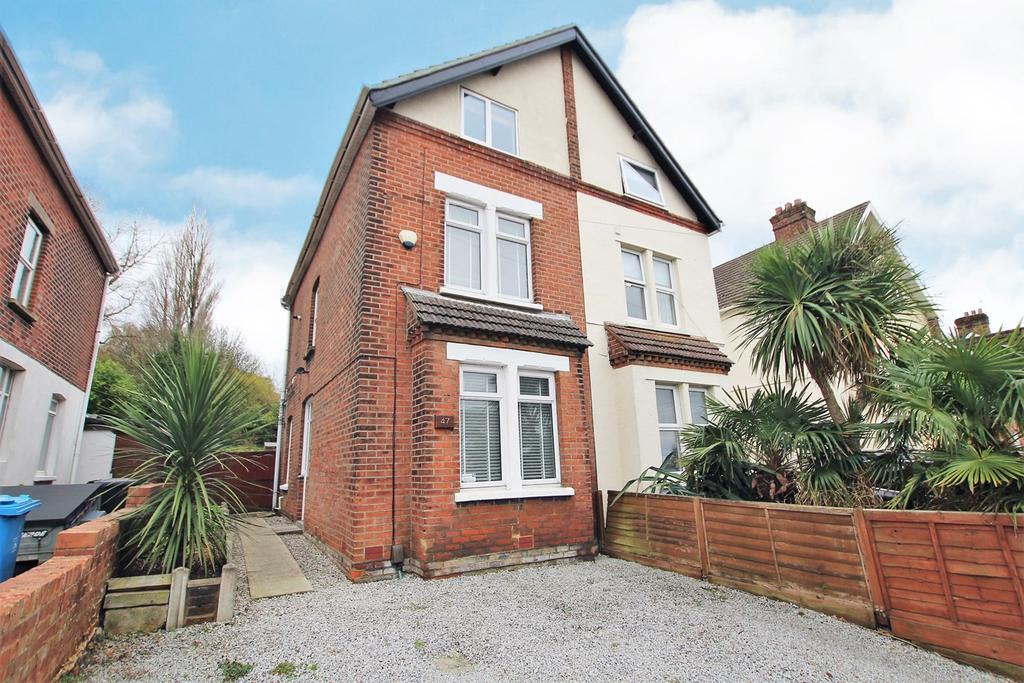 Ringwood Road, POOLE, BH14 3 bed semidetached house £325,000