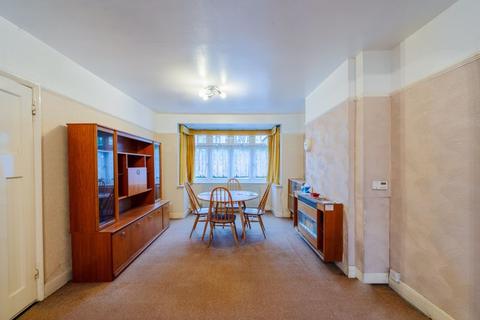 132 Matlock Crescent, Cheam, Sutton, SM3 9SZ