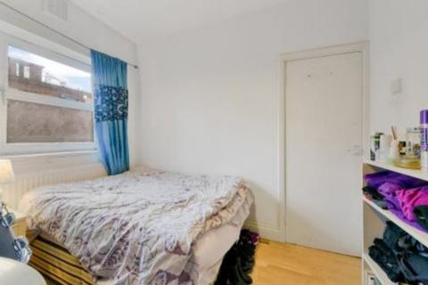 2 bedroom flat for sale, Colville Estate, London N1