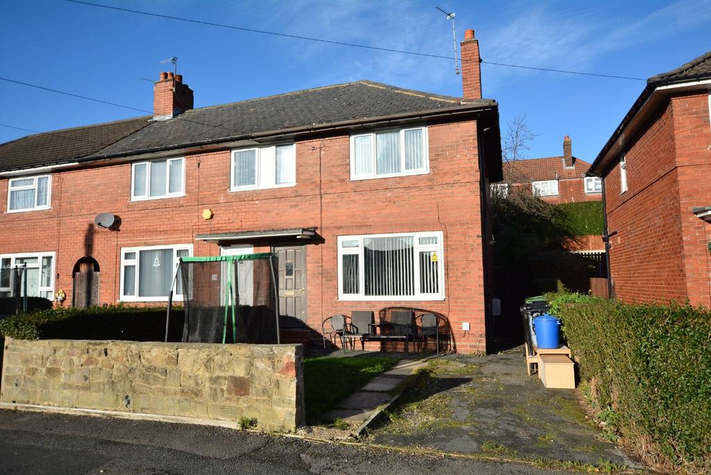 Victoria Park Grove, Bramley, Leeds 2 bed terraced house £135,000