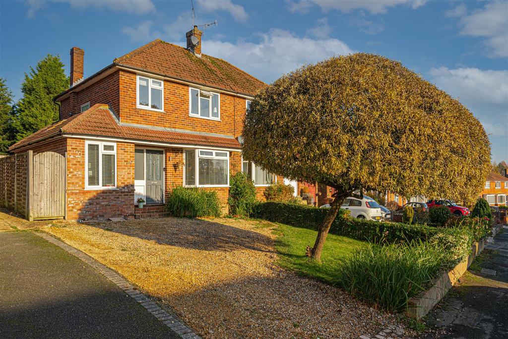 Brooklands Way, Redhill 3 bed semidetached house £625,000