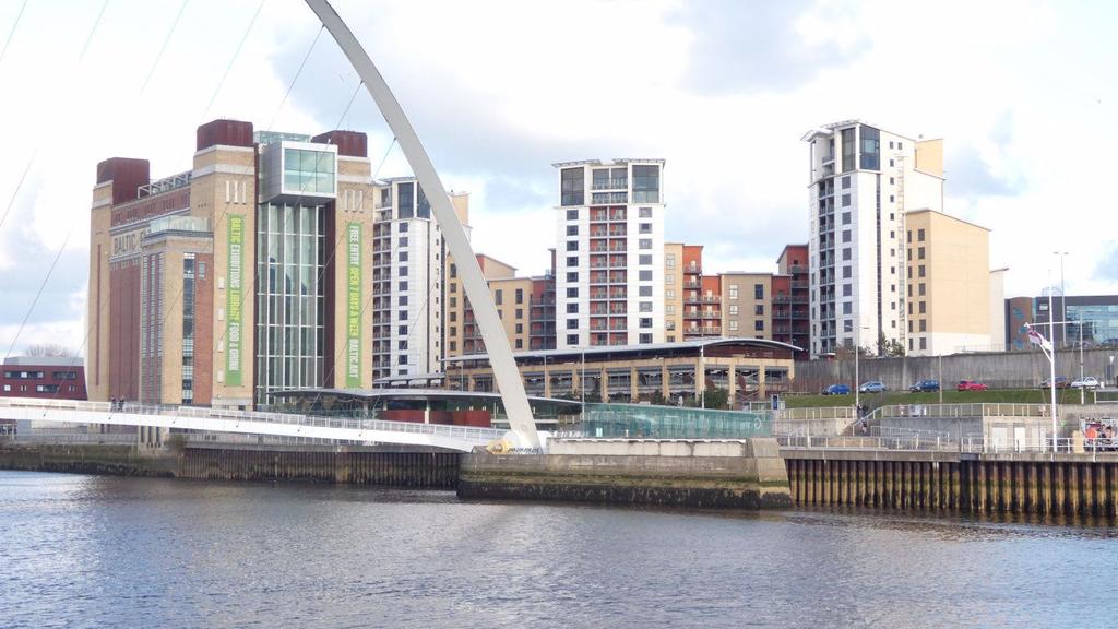 Baltic Quay, Mill Road, Gateshead 2 bed apartment £795 pcm (£183 pw)