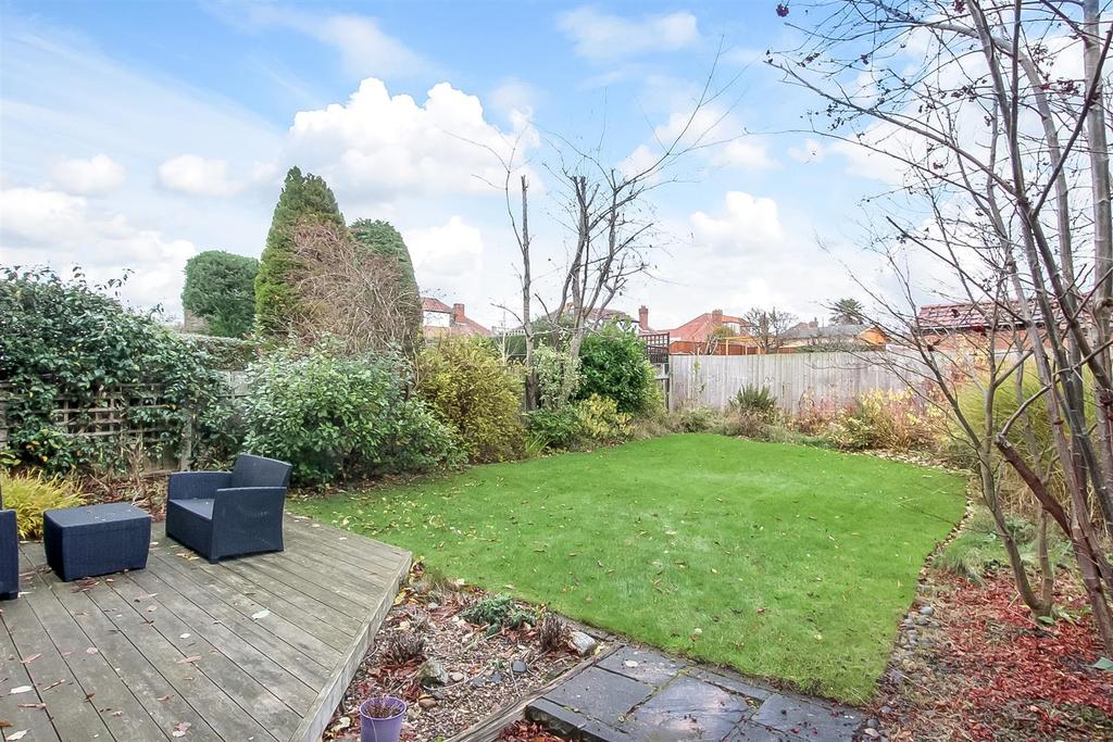 Woodvale Road, Darlington 4 bed semidetached house £350,000