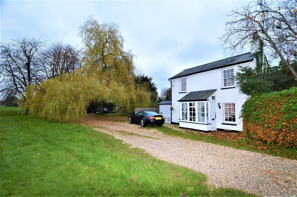 The Green, Croxley Green, Rickmansworth 2 bed detached house £1,850 pcm (£427 pw)