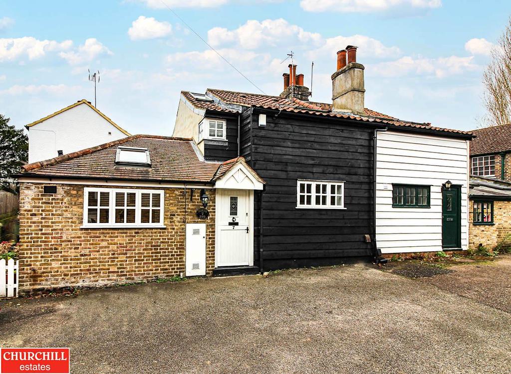 North End, Buckhurst Hill 3 bed semidetached house £575,000