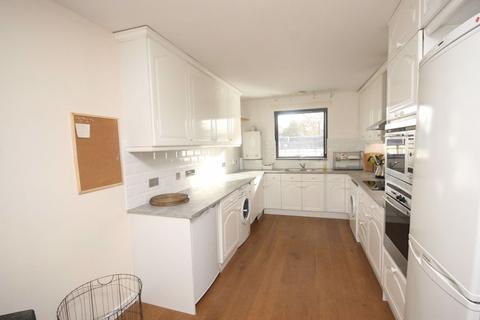 4 bedroom flat to rent - Rocheid Park, Edinburgh