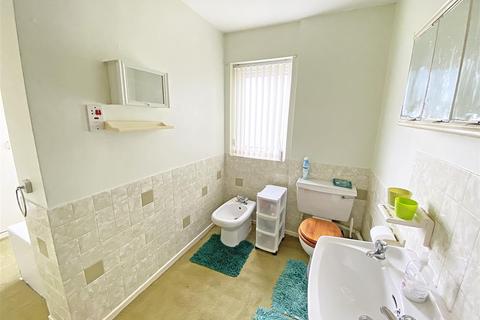 7 The Roundway, Hightown, Liverpool, L38 9EJ