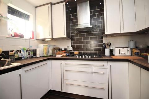 3 bedroom end of terrace house to rent, Rosemullion Avenue, Tattenhoe