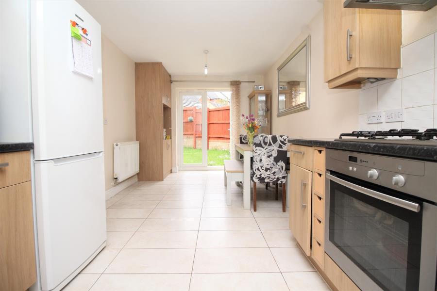 Lockwood Chase, Oxley Park 3 bed detached house £1,550 pcm (£358 pw)