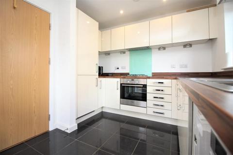 3 bedroom end of terrace house to rent, Atlas Way, Oakgrove