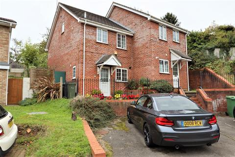 26a Lynwood, Guildford, GU2 7NY
