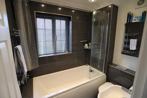 26a Lynwood, Guildford, GU2 7NY