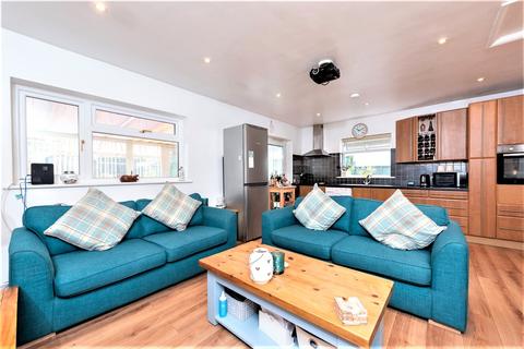 56 Ewins Close, Ash, Aldershot, GU12 6SA