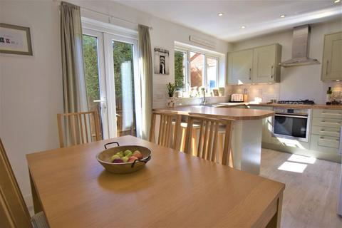 26 Oaktrees, Ash, Aldershot, GU12 6QS